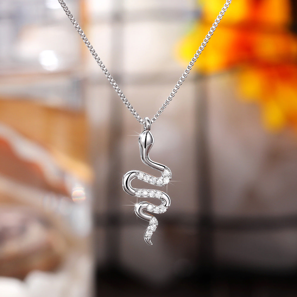Elegant Snake Pendant Necklace – Dazzling Zirconia Jewelry in White Gold & Gold