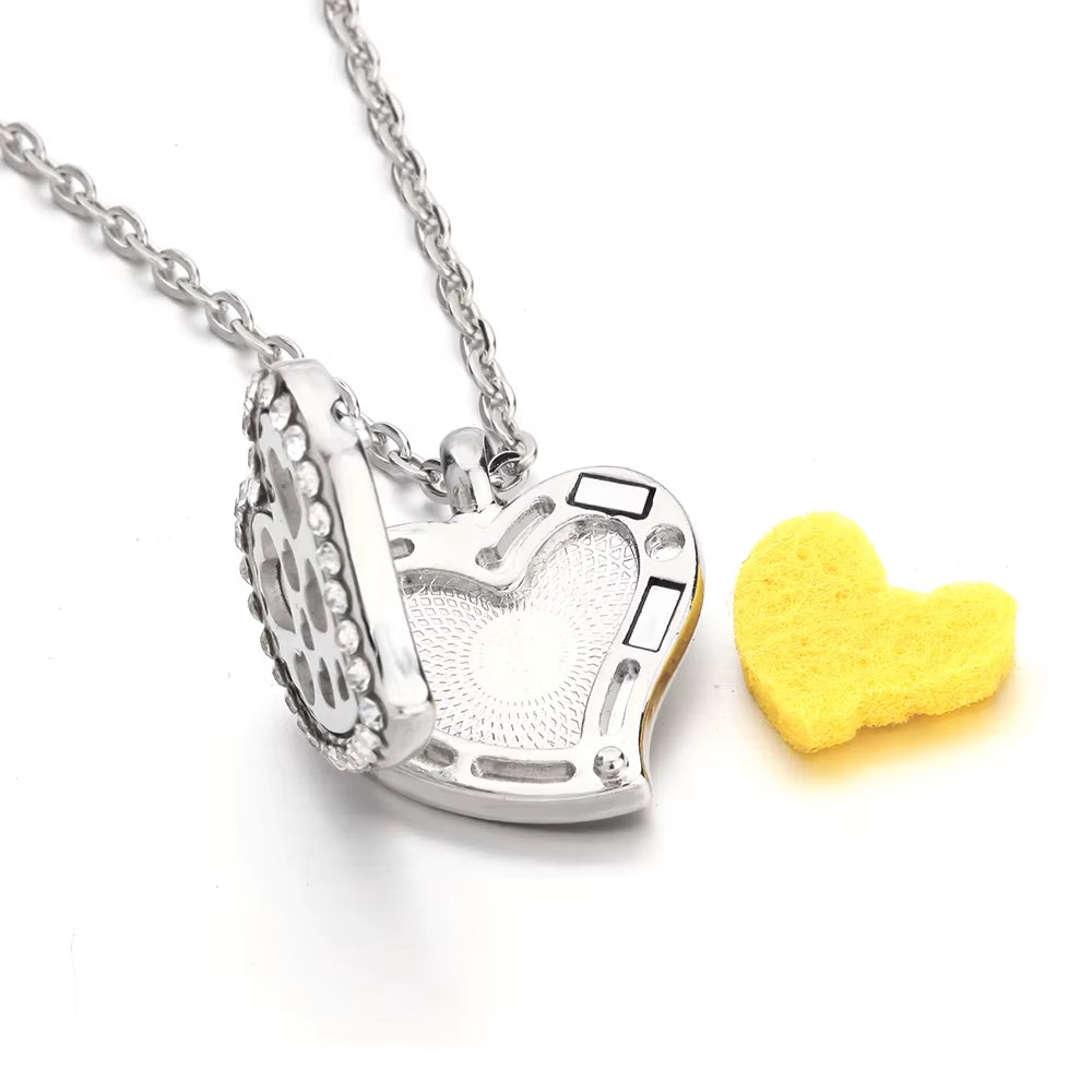 2023 New Aromatherapy Necklace Diffuser Pendant Locket Crystal Tree Love Heart Perfume Essential Oil Diffuser Necklace for Women