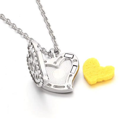 2023 New Aromatherapy Necklace Diffuser Pendant Locket Crystal Tree Love Heart Perfume Essential Oil Diffuser Necklace for Women