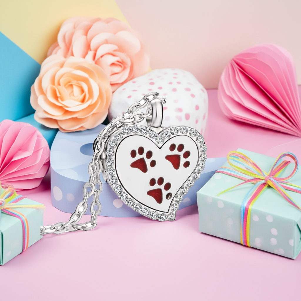 Crystal Aromatherapy Diffuser Necklace – Heart-Shaped Essential Oil Locket for Women